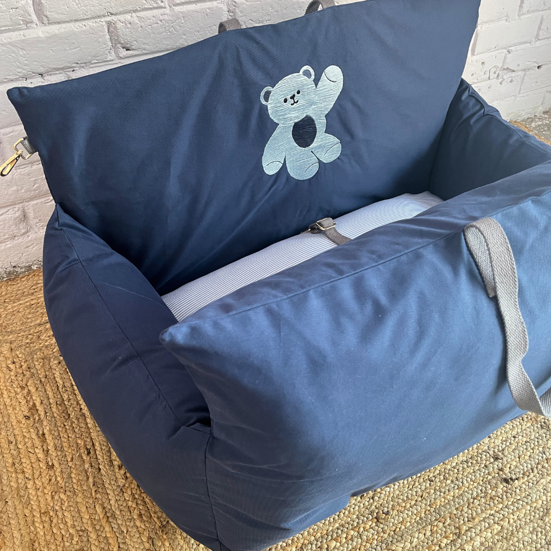 PoochMate OAK 3.0 : Travel Dog Bed Blue with Bear Embroidery Medium