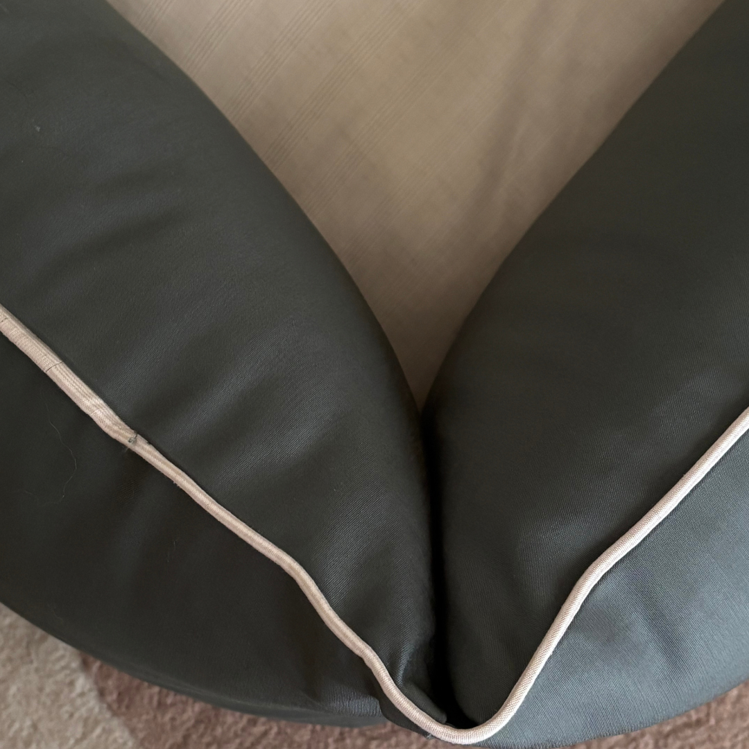 PoochMate Dandelion Dreams Jade-Ivory Dog Bed