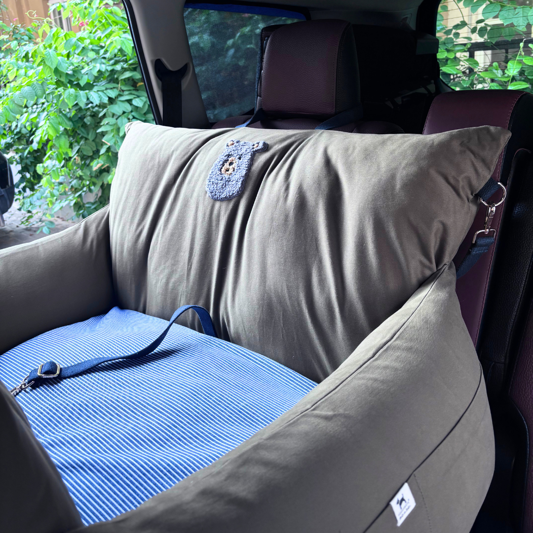 Car Travel beds for Dogs | Car Seats for Dogs Dubai | Travel dog beds Dubai | Large dog car seats Dubai