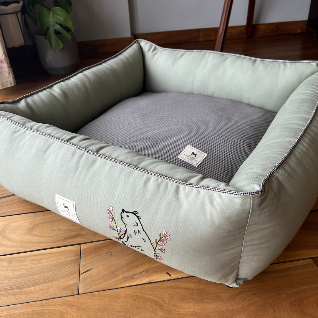 PoochMate OAK 3.0 : Bear on Flowers -Sage & Herringbone Dog Bed Small