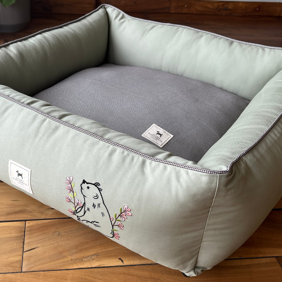 PoochMate OAK 3.0 : Bear on Flowers -Sage & Herringbone Dog Bed Small