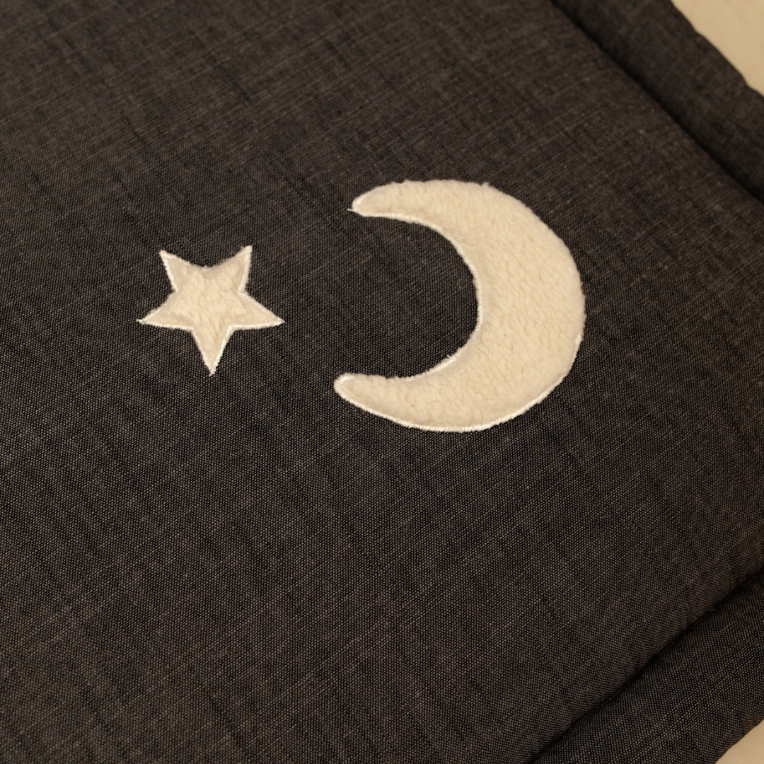 PoochMate OAK BOHO Charcoal Linen Mat : Moon Star