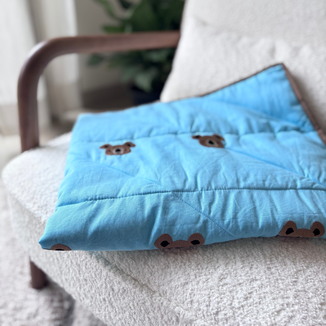 Dubai online pet store | PoochMate UAE Beds | Cotton Dog blankets Dubai | Cotton Pet blankets UAE | Soft dog blankets Dubai