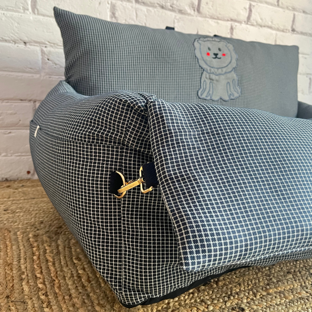 PoochMate OAK 3.0 Lion on Board Travel Dog Bed Blue Medium