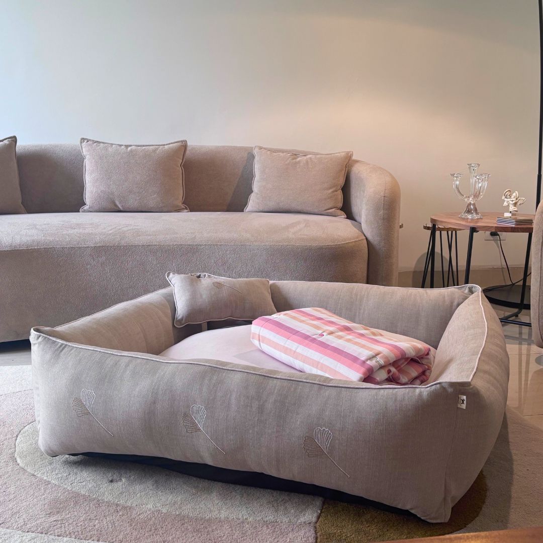 Linen Dog Beds UAE | Dog Beds with removable covers Dubai | Large dog bed and blanket sets Dubai