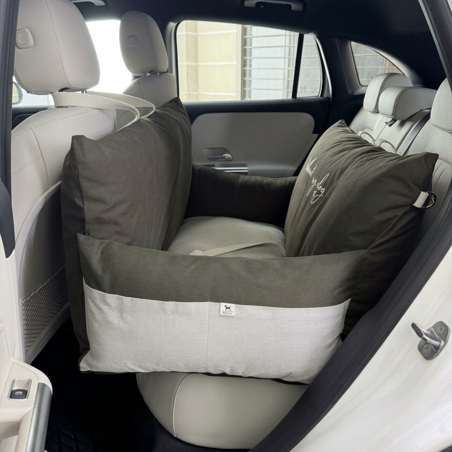 PoochMate UAE| Travel Dog Beds | Car seats for large dogs Dubai| Dog Travel beds UAE