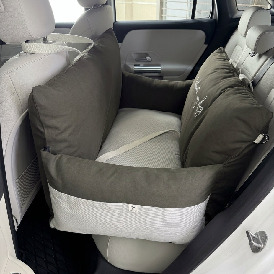 PoochMate UAE| Travel Dog Beds | Car seats for large dogs Dubai| Dog Travel beds UAE