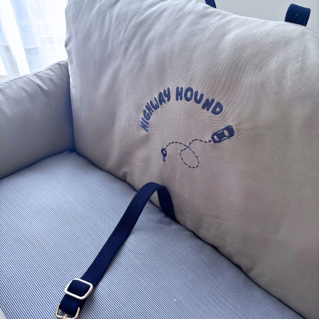 PoochMate Travel Bed for Medium Dogs : Sawdust Highway Hound