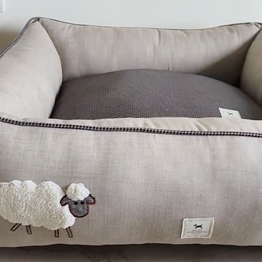 PoochMate Beige Linen Sheep Applique Dog Bed