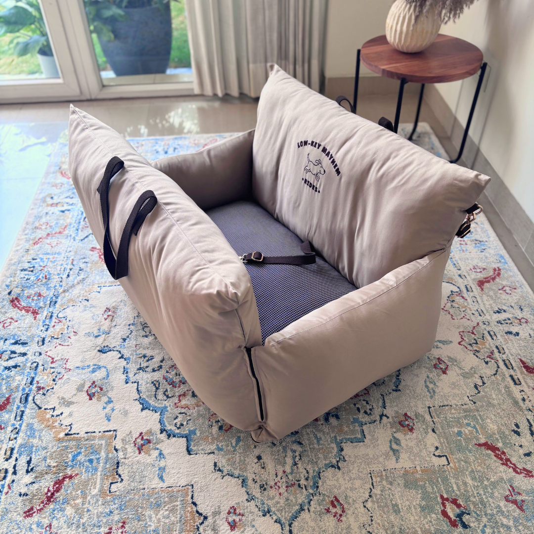 PoochMate UAE| Travel Dog Beds Dubai | Car seats for large dogs Dubai| Dog Travel beds Dubai