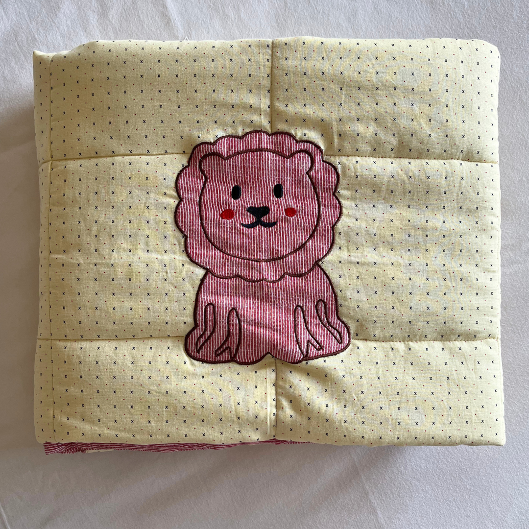 PoochMate OAK 3.0 : Lion Applique Yellow & Red Linen Blanket X-Large