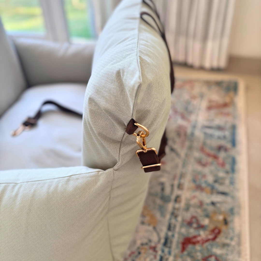 PoochMate UAE | Pet Car Seats Dubai| Dog Travel Beds Dubai | Large dog car seats online UAE