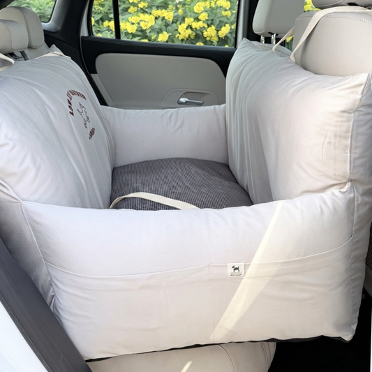 PoochMate UAE| Travel Dog Beds | Car seats for large dogs Dubai| Dog Travel beds UAE