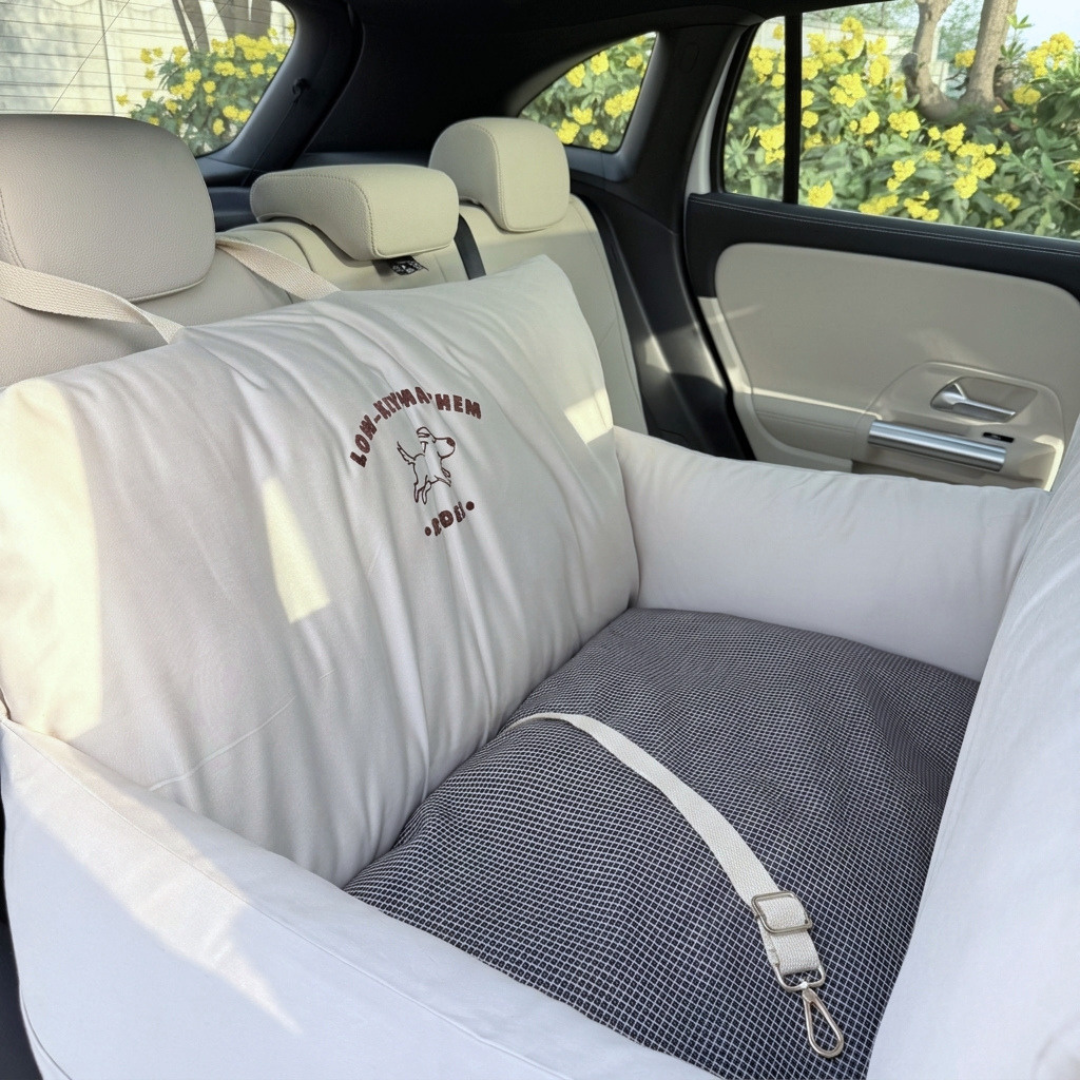 PoochMate UAE| Travel Dog Beds | Car seats for large dogs Dubai| Dog Travel beds UAE