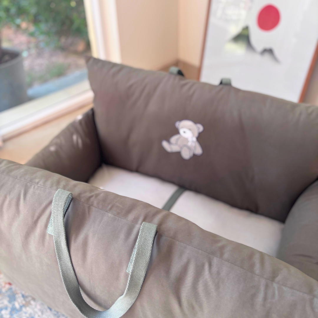 Dog Travel Beds Dubai | Dog Car Seats Dubai | Large dog car seat covers | Best car seats for dogs Dubai